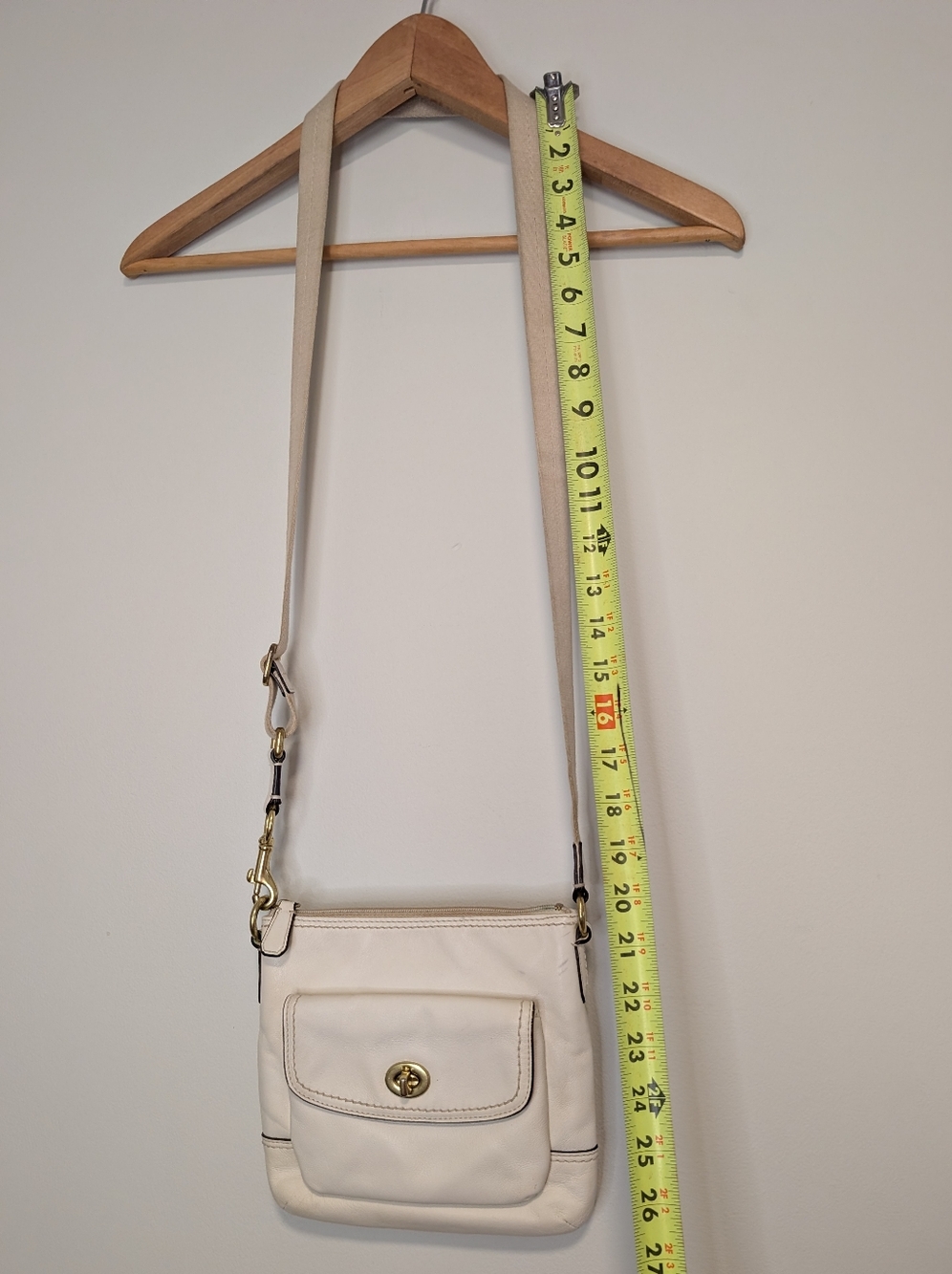 Authentic Coach Park Leather Crossbody Bag in Cream with Brass Turn-Lock Closure